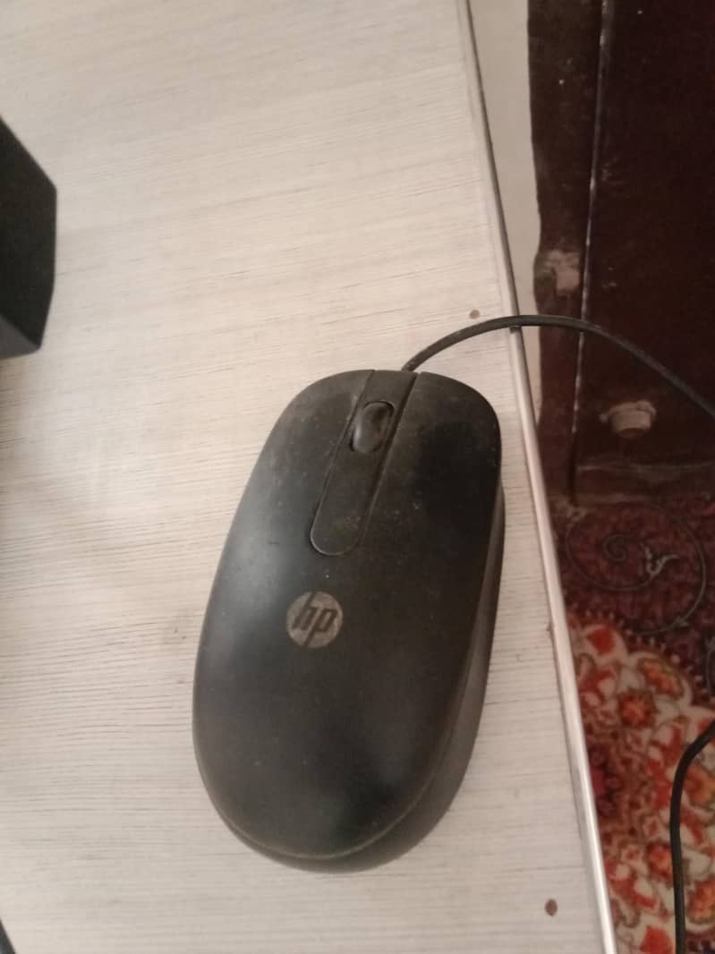 used computer with wooferr set 4
