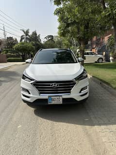 Hyundai Tucson AWD. Full option