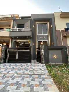 5 Marla Beautiful brand new house
