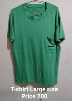 T-shirts aur clothes used