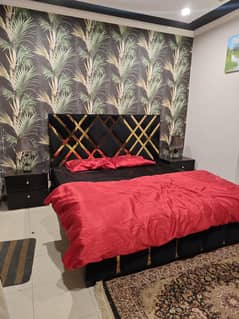 Bed King size 10/10 Condition Modern Design