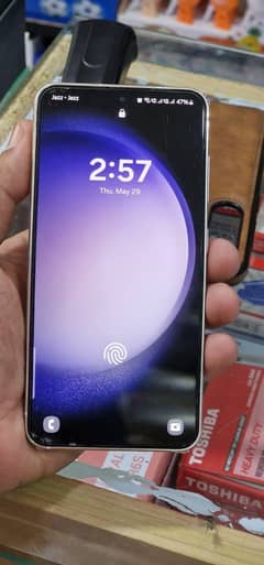 s23 c p i d  8/ 128  only phone. white color