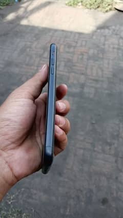 iphone XR -64 GB