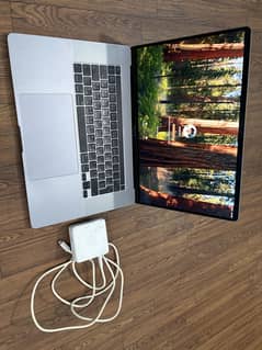 Macbook pro i7 2019 16"