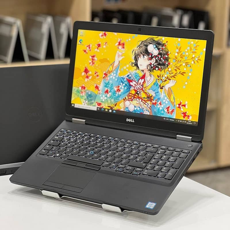 Dell Latitude 5580 HQ Processor Core i5 7th Generation 8GB Ram / 256GB 0