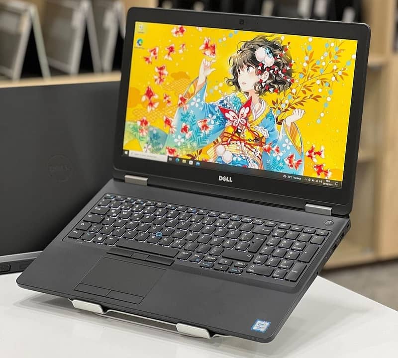 Dell Latitude 5580 HQ Processor Core i5 7th Generation 8GB Ram / 256GB 2
