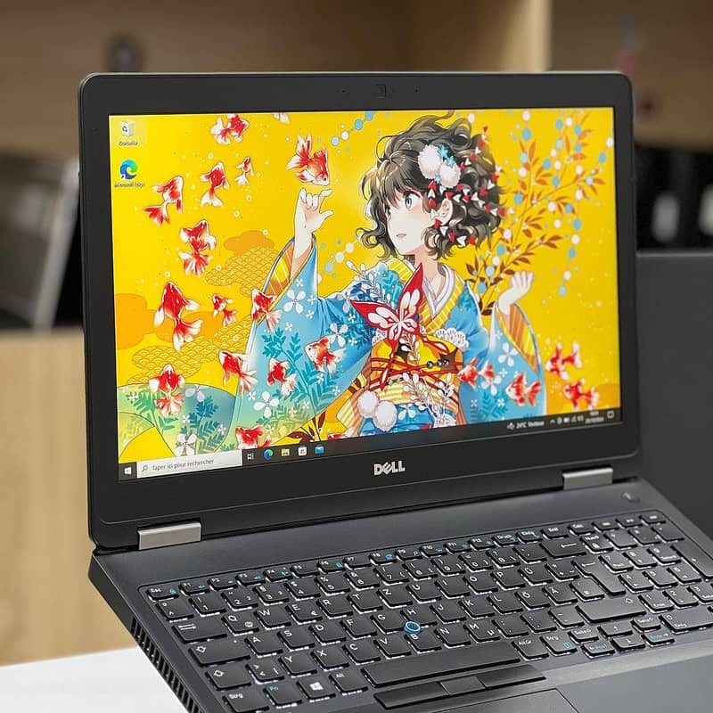 Dell Latitude 5580 HQ Processor Core i5 7th Generation 8GB Ram / 256GB 4