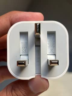 iphone 20 watt original 3-pin charger with box