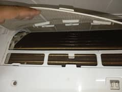03182163867 gree inverter 1.5 orinal gass original condition