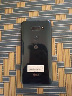LG V30