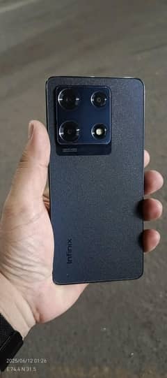 infinix note 30 pro with complete box 10/10 condition 8/256