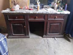 Dressing table