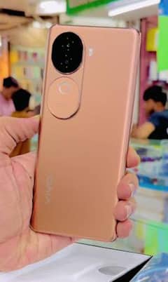 Vivo v40e 8+8ram 256 rom