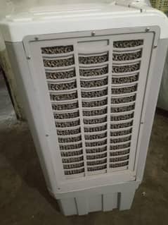 only use 2 month ac le liya jiski wja sale kr rha hn