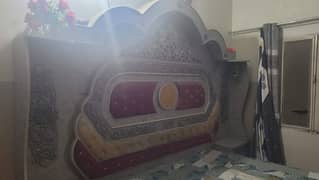 Bad With Tabels Devider Dracing And Closet