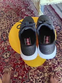 SKECHERS ORIGINAL MADE IN VETNAM