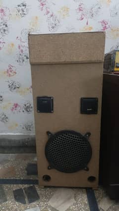 Amplifier & bofer system. special ready huwy hain  .