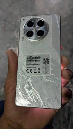 camon30
