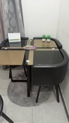 new table condition ok mirror table metal and form chair new