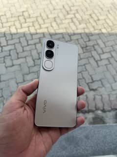 Vivo y200