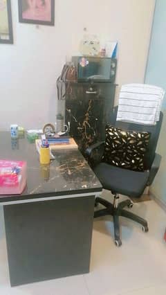 ledies beauty paurler , saloon