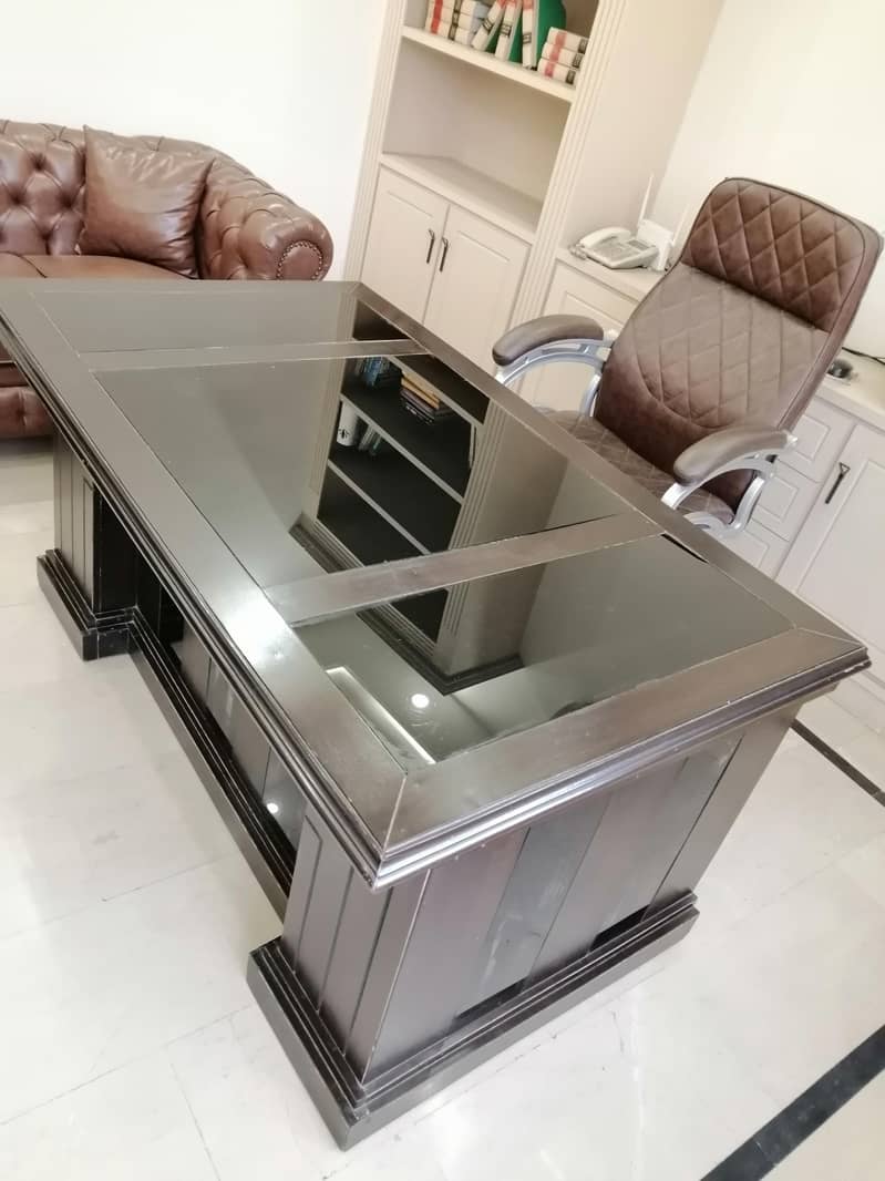 Slightly Used Modern Executive Office Table with Side Computer table 0