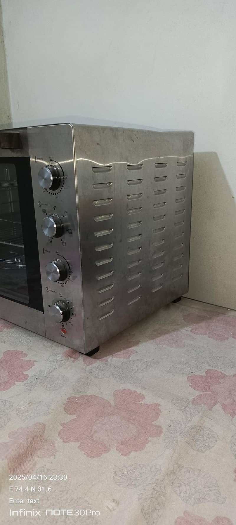 10 by 10 condition new new condition and rosted Oman 1