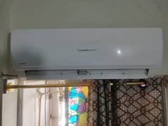 chingan ruba ac bilkul okay koi flat ni chal Rahi room bara hai