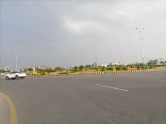 1 Kanal Residential Plot Phase 8 V Block