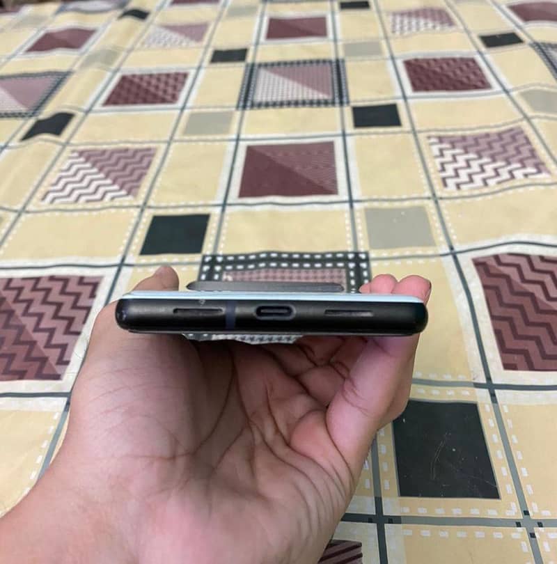 Google Pixel 6 (immaculate device condition - non refurbished kit) 4