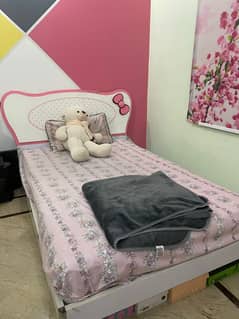 Single bed for girls hello kitty themed