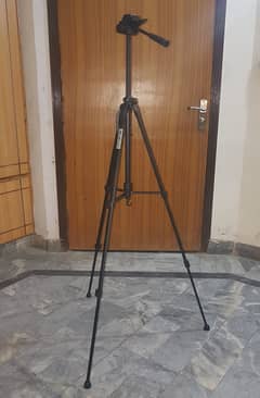 3520 High quality large tripod stand for mobile and DSLR camera