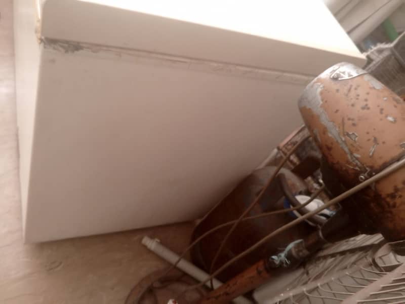 waves deep freezer 1