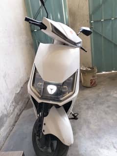 Electric bike, Electric scooter, Electric scooty / yadea t5/ 70cc