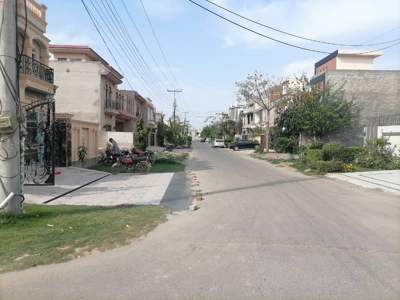Prominently-Located 1 Kanal Residential Plot Available In Formanities Housing Scheme - Block LL 4