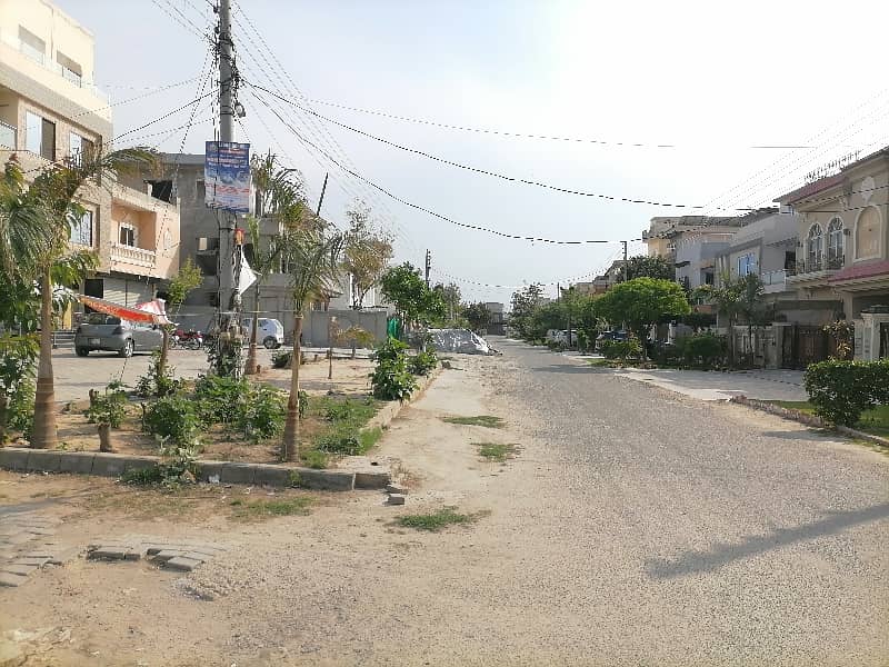 Residential Plot Sized 1 Kanal Available In Formanites Housing Scheme - Block M 7