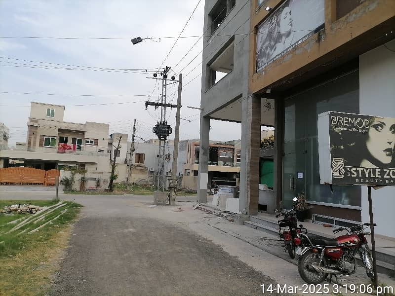 Residential Plot Sized 1 Kanal Available In Formanites Housing Scheme - Block M 11