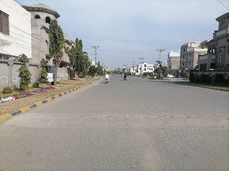 Residential Plot Sized 5 Marla In Formanities Housing Scheme - Block Y 9