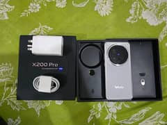 Vivo x200 pro 16gb+512gb Dual processing chip Officially PTA approved.