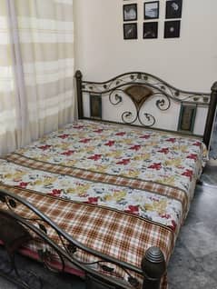 Elegant King Size Metal Bed with Decorative Headboard