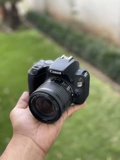 Canon 200D