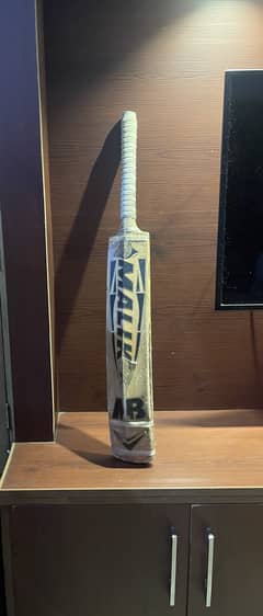 English villow Mbmalik bat full stroke bat with shahid aftidi sign