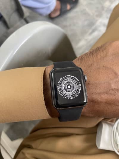 Apple Watch Series 3 42mm 81 Battery health