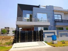 5 MARLA BEAUTIFUL MODREN HOUSE VERY SUPER HOT LOCATION FOR RENT IN DHA RAHBER 11