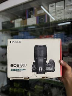 EOS Canon 80D with Kit Nano USM Lens