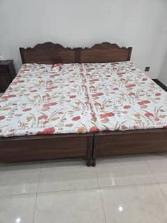 2 single beds