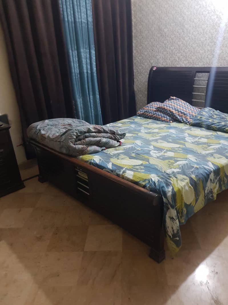 Double Bedset with 02 side tables & Dressing Table 1