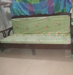 selling sofa urgently