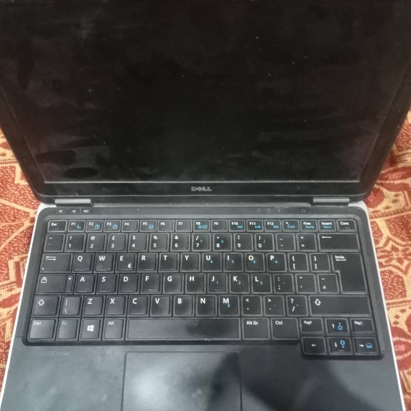 Dell Latitude E7240:core i5 4 generation  core i5 4 generation 0
