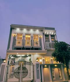 3 Beds 5 Marla Ideal Location House For Sale In DHA 9 Town Lahore